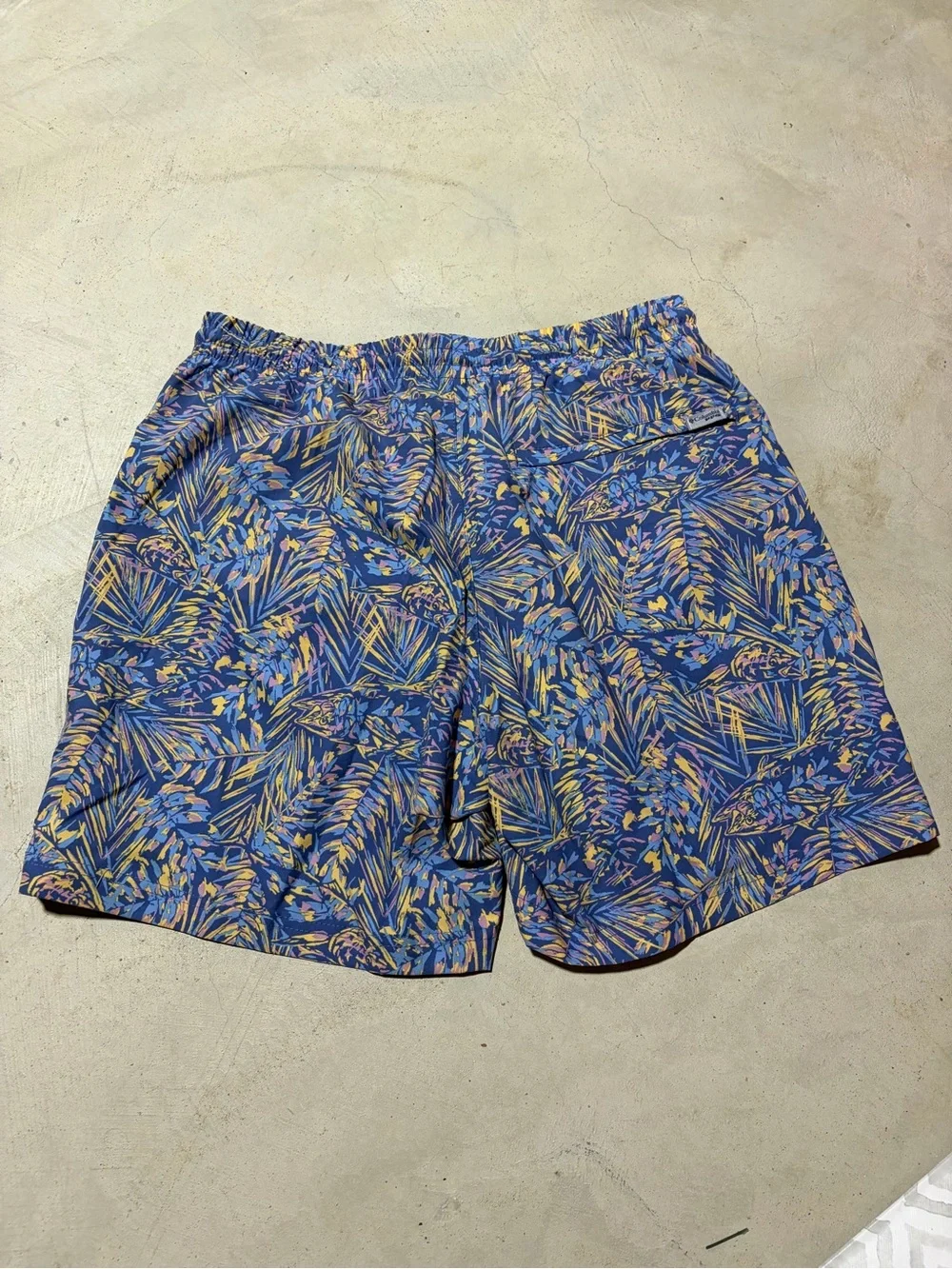 Columbia PFG rambler printed water shorts small